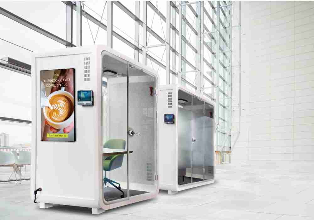 人生就是博子公司达擎之智慧行动办公舱，，采用PDLC智能调光玻璃设计，，透过通电与断电的电流切换，，呈现透明与雾面效果，，具节能降耗特性并兼顾隐私，，，，确保信息安全